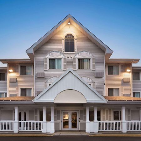 Travelodge Suites By Wyndham Moncton Esterno foto