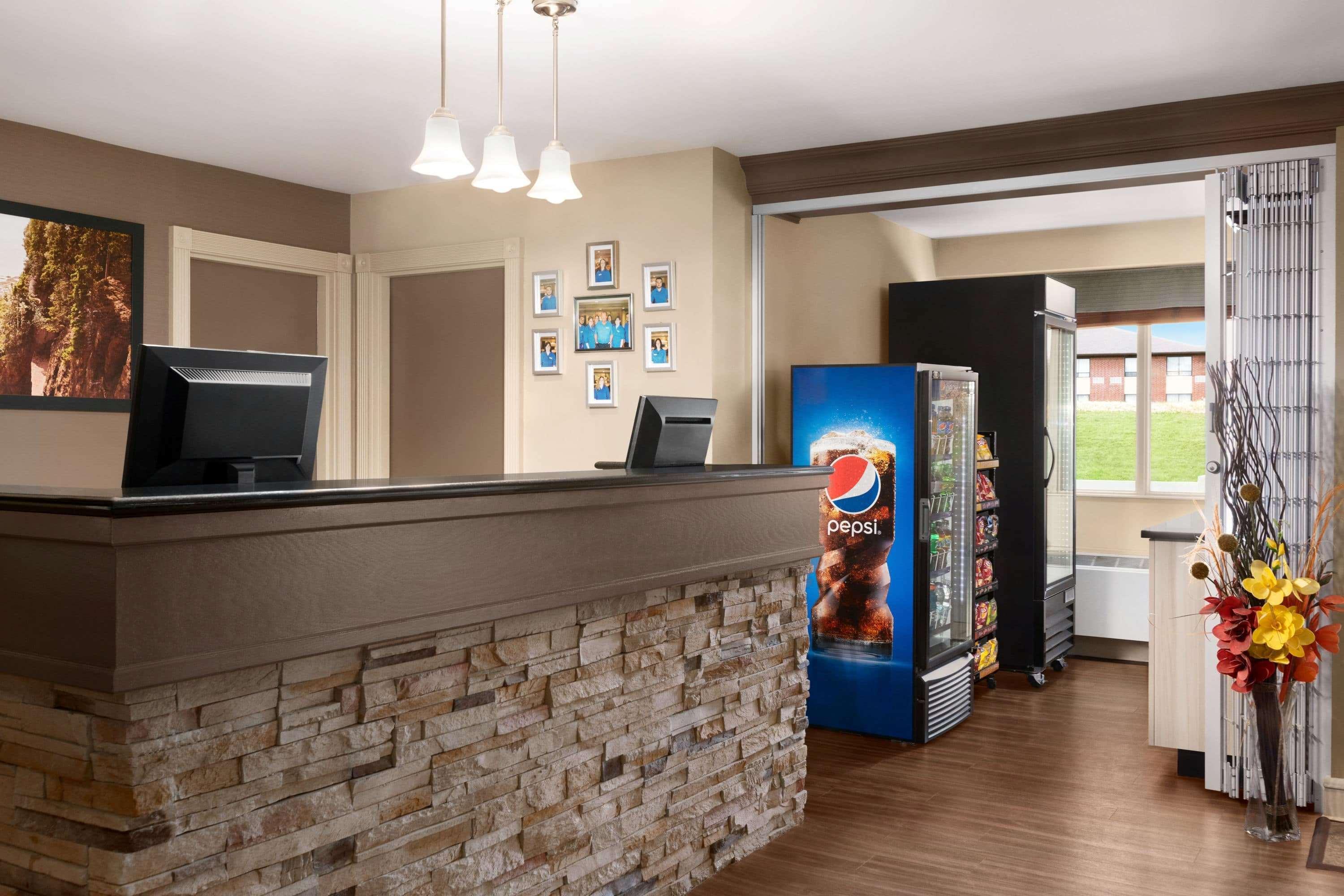 Travelodge Suites By Wyndham Moncton Esterno foto