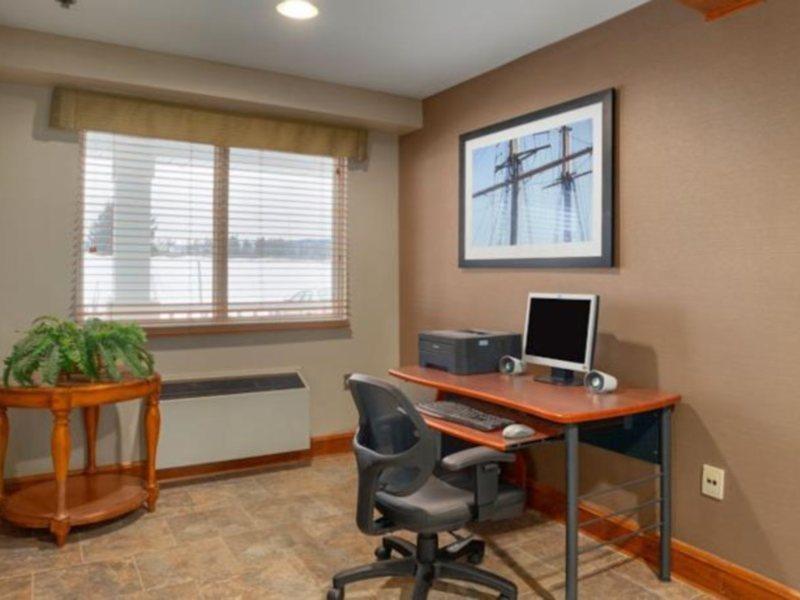 Travelodge Suites By Wyndham Moncton Esterno foto