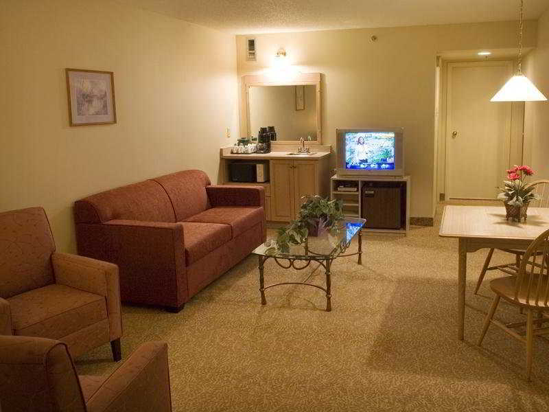 Travelodge Suites By Wyndham Moncton Esterno foto