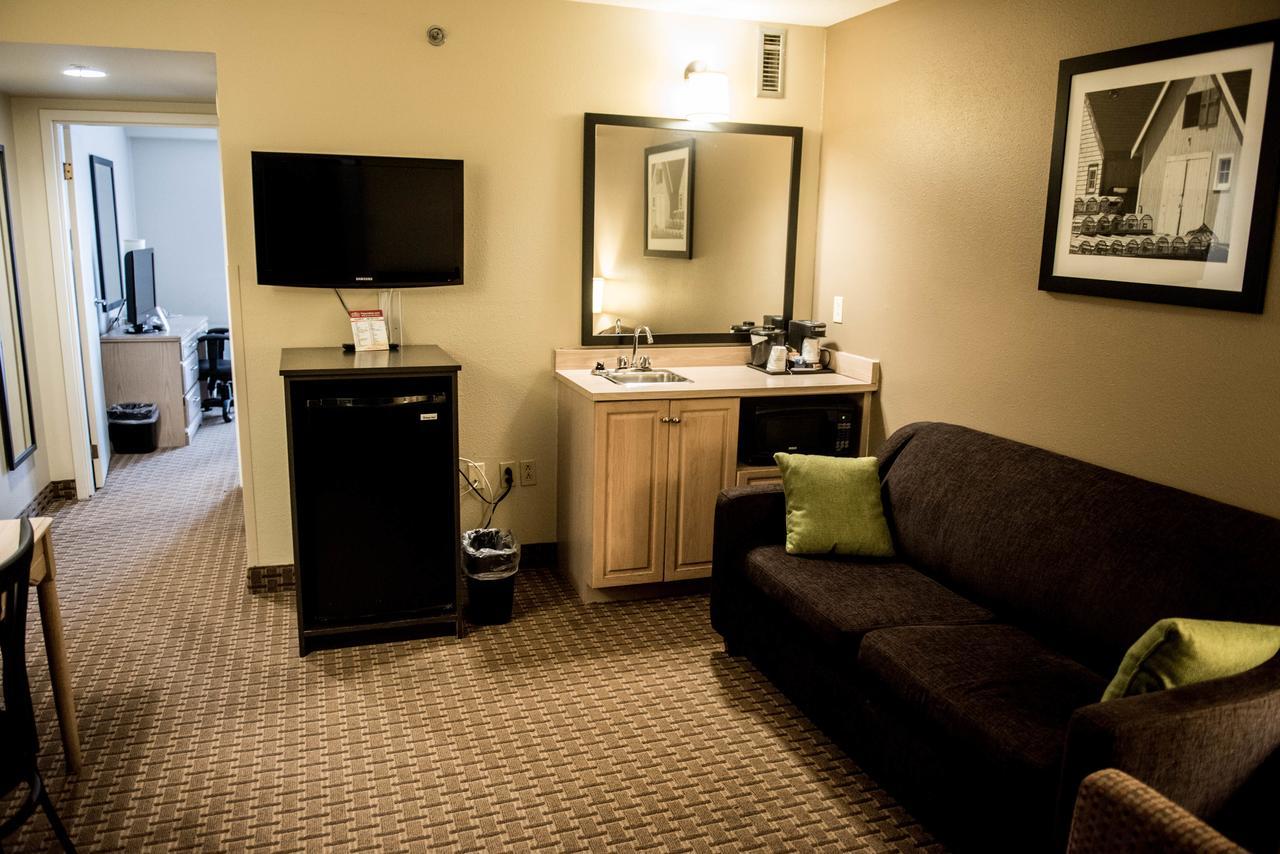 Travelodge Suites By Wyndham Moncton Esterno foto